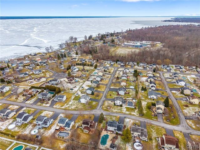 8653 Bayview Drive, Cicero, NY 13039