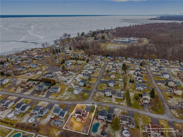 8653 Bayview Drive, Cicero, NY 13039