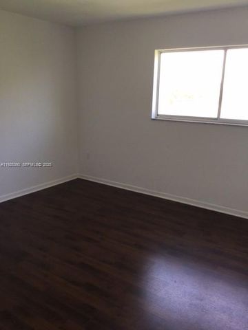 2780 W 76th St 205, Hialeah, FL 33016