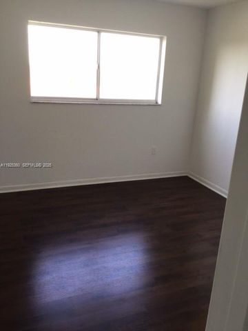 2780 W 76th St 205, Hialeah, FL 33016