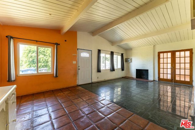 9870 Woodale Avenue, Arleta, CA 91331