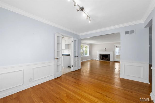 1025 Glenmoor Lane, St Louis, MO 63122