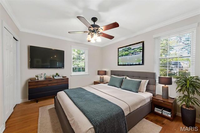 1025 Glenmoor Lane, St Louis, MO 63122