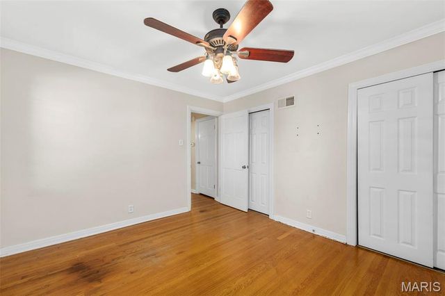 1025 Glenmoor Lane, St Louis, MO 63122