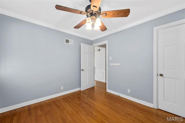 1025 Glenmoor Lane, St Louis, MO 63122