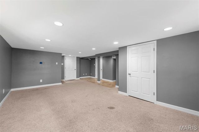 1025 Glenmoor Lane, St Louis, MO 63122