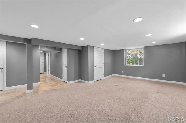 1025 Glenmoor Lane, St Louis, MO 63122