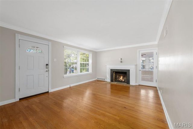 1025 Glenmoor Lane, St Louis, MO 63122