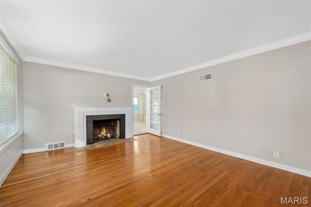 1025 Glenmoor Lane, St Louis, MO 63122