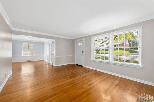 1025 Glenmoor Lane, St Louis, MO 63122