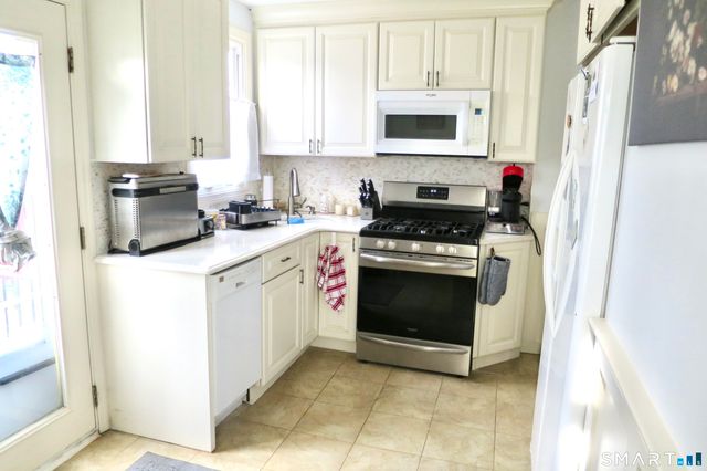 104 Sylvan Knoll Road, Stamford, CT 06902