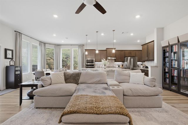 412 Fair Oaks DR, Georgetown, TX 78628