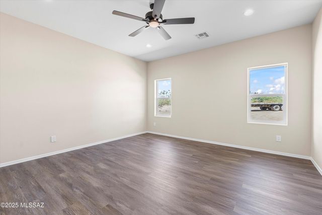 1577 E Gambel Way, Benson, AZ 85602