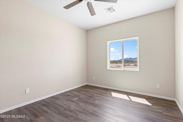 1577 E Gambel Way, Benson, AZ 85602