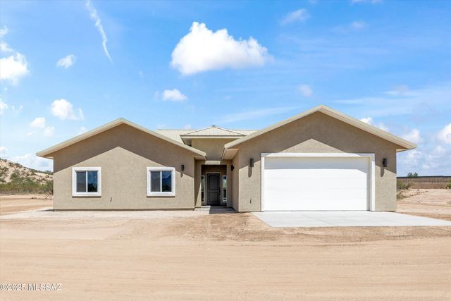1577 E Gambel Way, Benson, AZ 85602