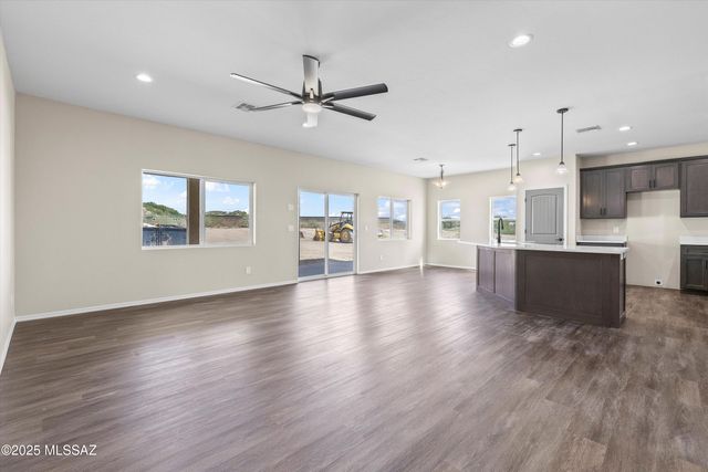 1577 E Gambel Way, Benson, AZ 85602