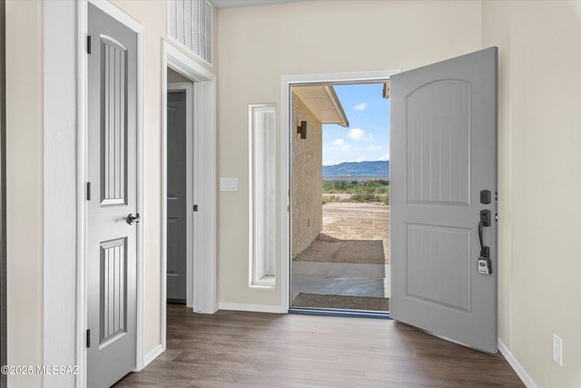 1577 E Gambel Way, Benson, AZ 85602