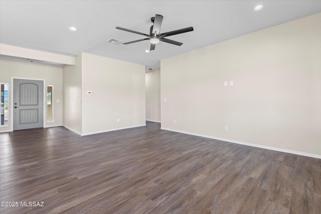 1577 E Gambel Way, Benson, AZ 85602