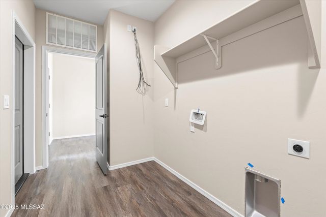 1577 E Gambel Way, Benson, AZ 85602