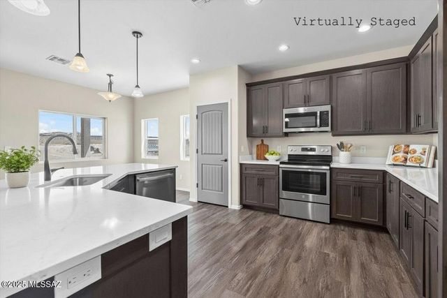 1577 E Gambel Way, Benson, AZ 85602