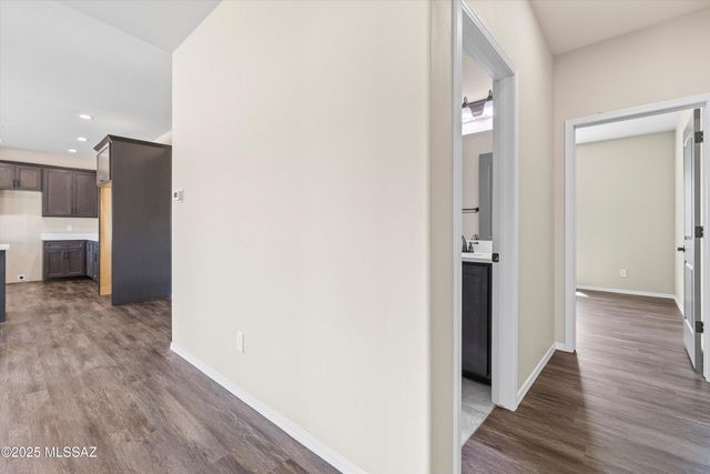 1577 E Gambel Way, Benson, AZ 85602