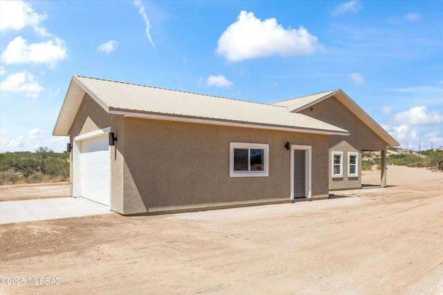 1577 E Gambel Way, Benson, AZ 85602