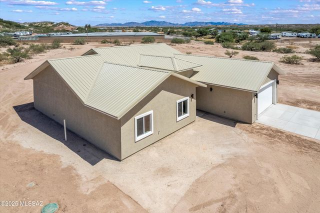 1577 E Gambel Way, Benson, AZ 85602