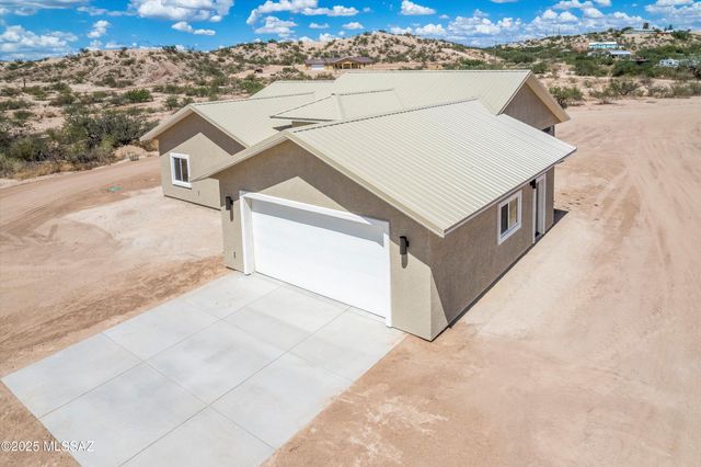 1577 E Gambel Way, Benson, AZ 85602