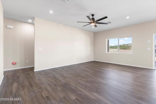 1577 E Gambel Way, Benson, AZ 85602