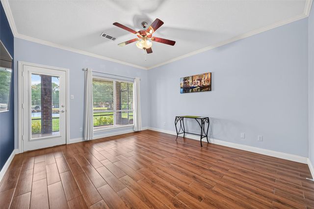 211 Lake Walden Cove, Montgomery, TX 77356