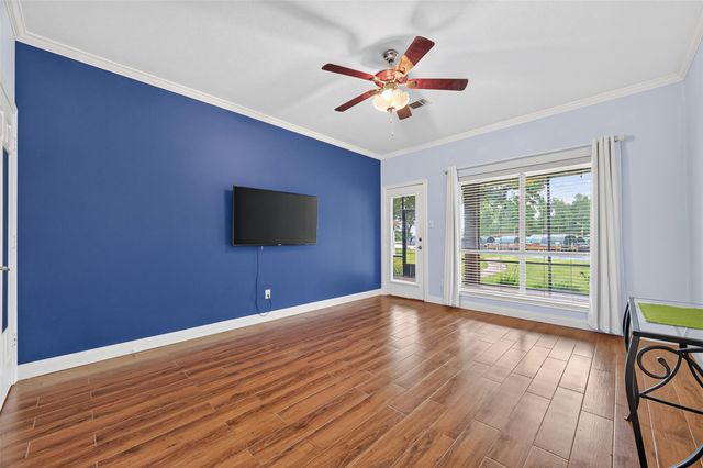 211 Lake Walden Cove, Montgomery, TX 77356