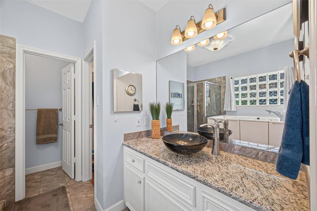 211 Lake Walden Cove, Montgomery, TX 77356