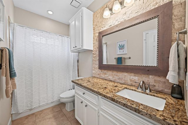 211 Lake Walden Cove, Montgomery, TX 77356