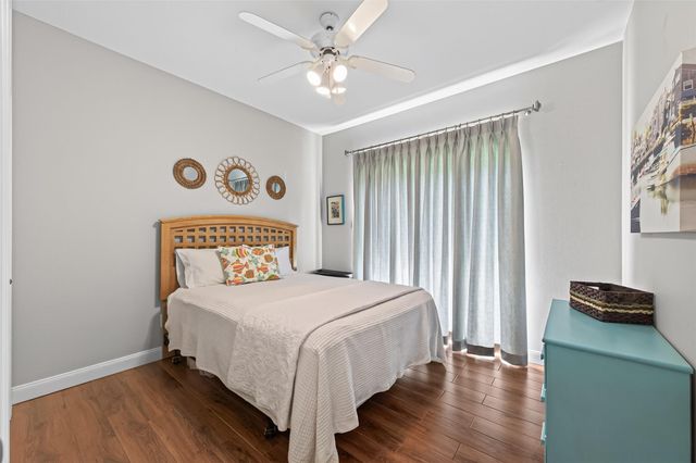 211 Lake Walden Cove, Montgomery, TX 77356