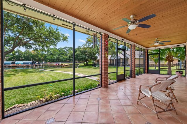 211 Lake Walden Cove, Montgomery, TX 77356