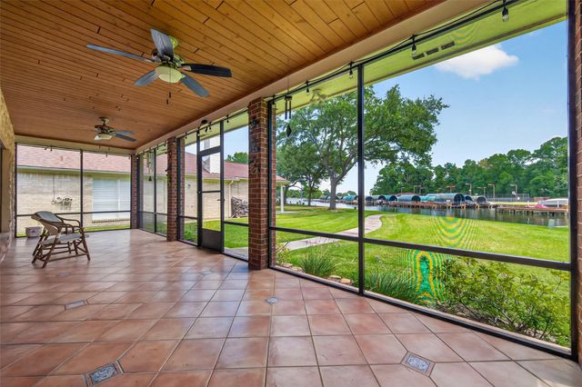 211 Lake Walden Cove, Montgomery, TX 77356