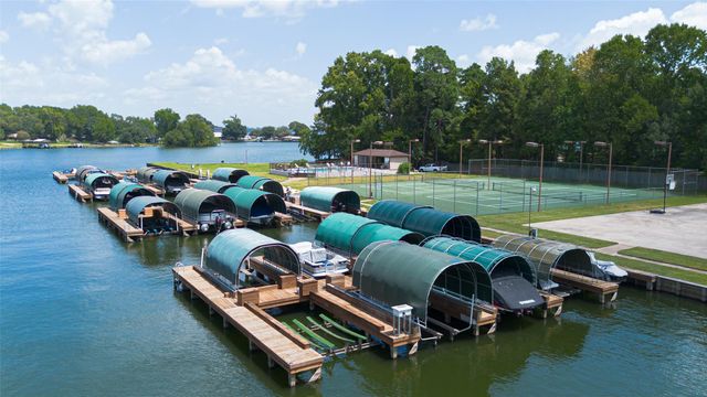 211 Lake Walden Cove, Montgomery, TX 77356