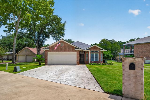 211 Lake Walden Cove, Montgomery, TX 77356