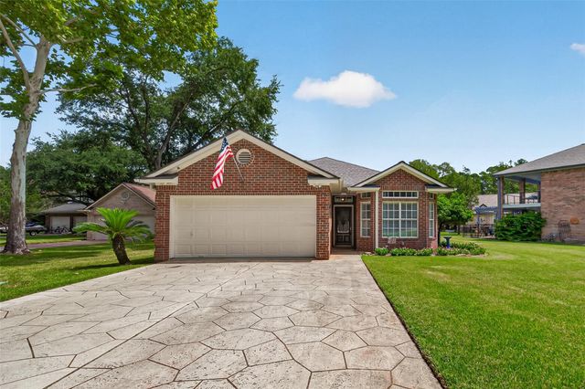 211 Lake Walden Cove, Montgomery, TX 77356