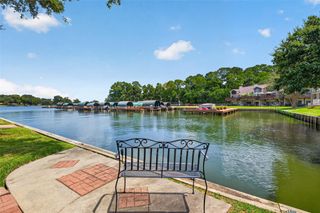 211 Lake Walden Cove, Montgomery, TX 77356