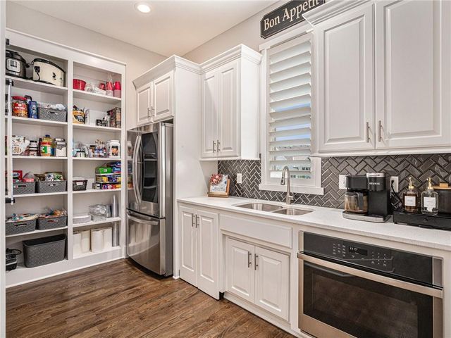 17309 Stearns Street, Overland Park, KS 66221