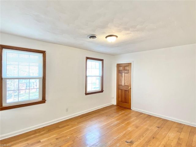 154 Armstrong DR, Hampton, VA 23669