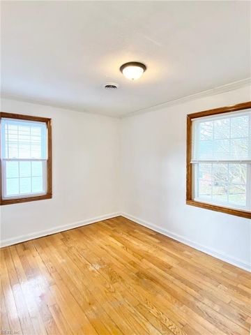 154 Armstrong DR, Hampton, VA 23669