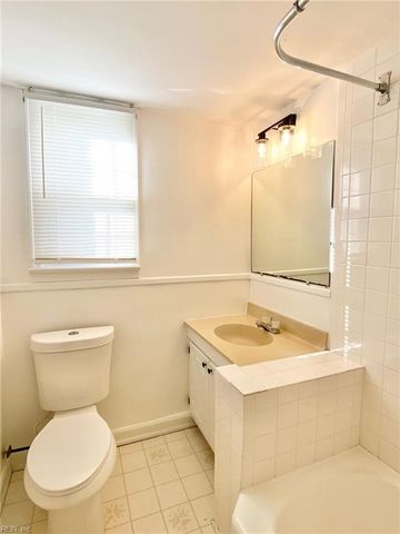 154 Armstrong DR, Hampton, VA 23669