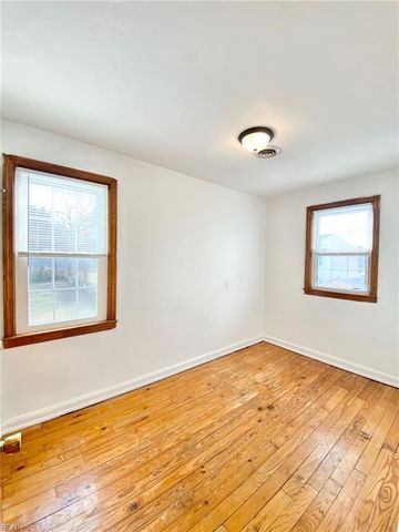 154 Armstrong DR, Hampton, VA 23669