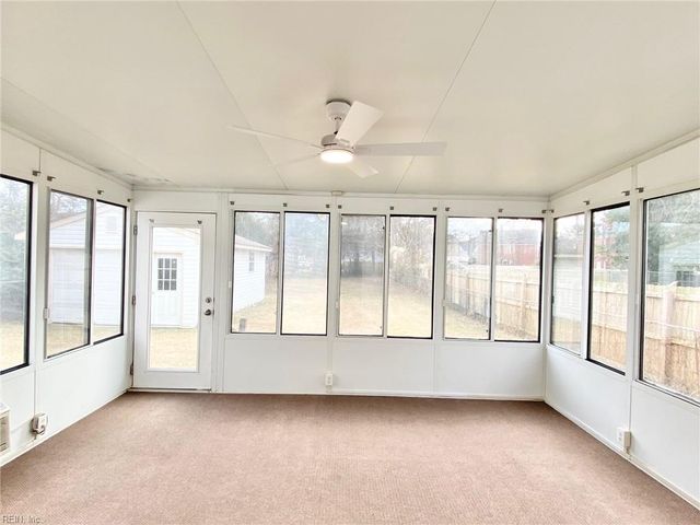 154 Armstrong DR, Hampton, VA 23669