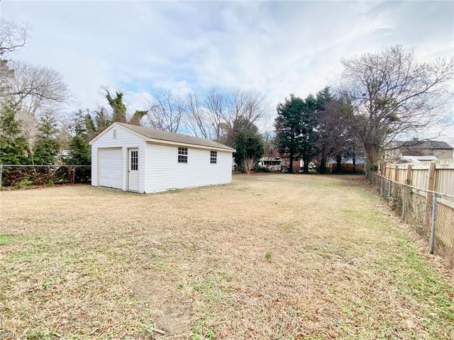 154 Armstrong DR, Hampton, VA 23669