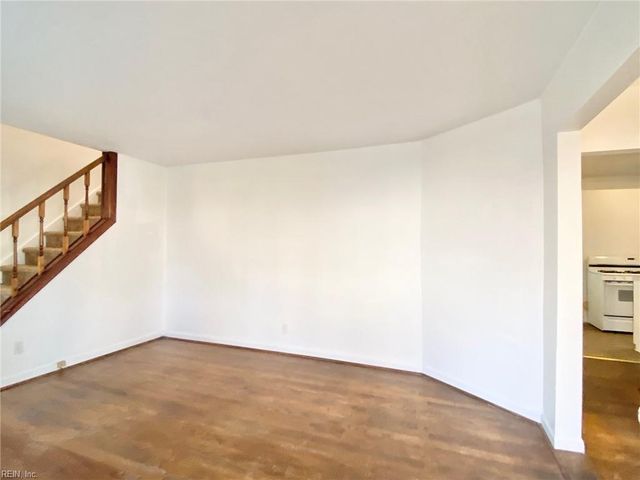 154 Armstrong DR, Hampton, VA 23669