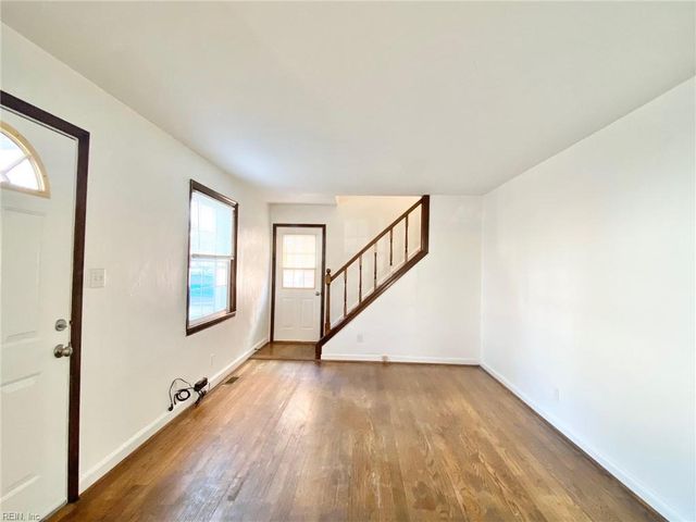 154 Armstrong DR, Hampton, VA 23669