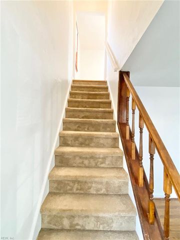 154 Armstrong DR, Hampton, VA 23669